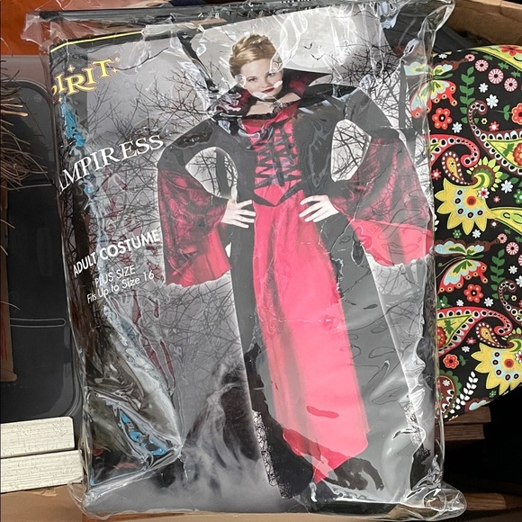 Spirit Vampiress Adult Costume - Red and Black - Fits up to size 16 - Picture 1 of 1